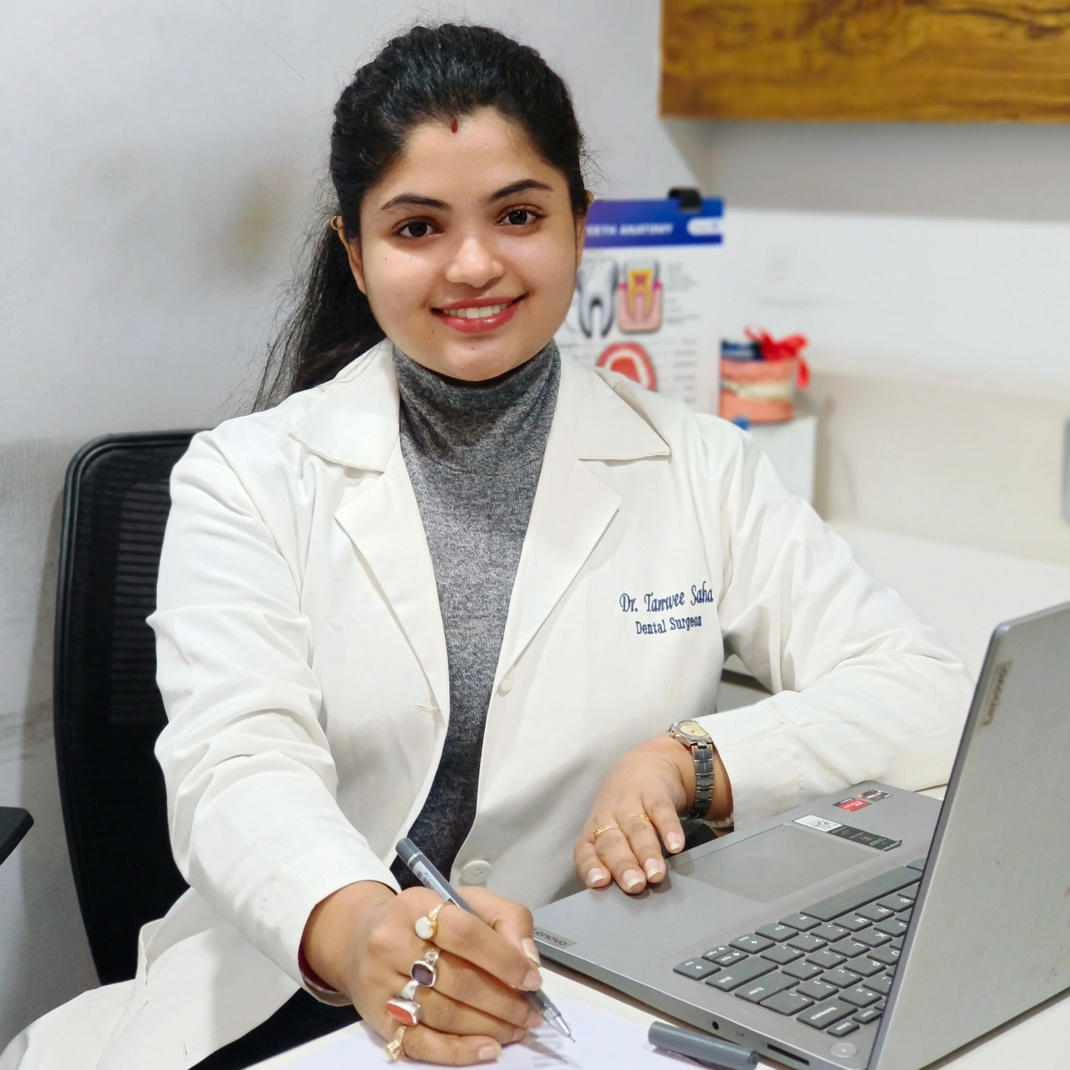 Dr. Tanwee Saha — best cosmetic dentist in Kolkata