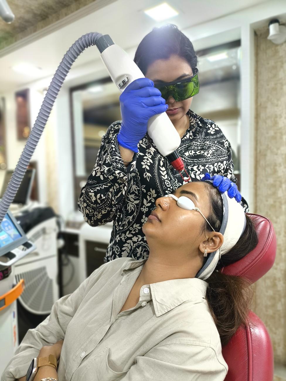 Advanced skin analysis and personalised diagnosis at a skin clinic in Kolkata